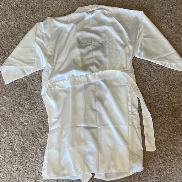 Bridal Robe - Picture 4 of 5